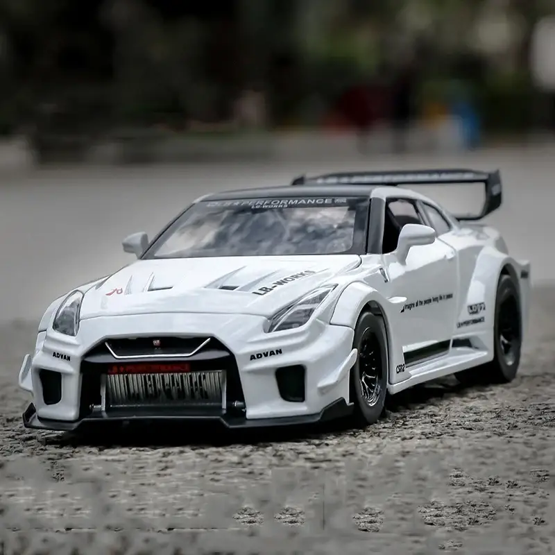 Nissan GTR CSR2 1:32 Model Samochodu Metalowy