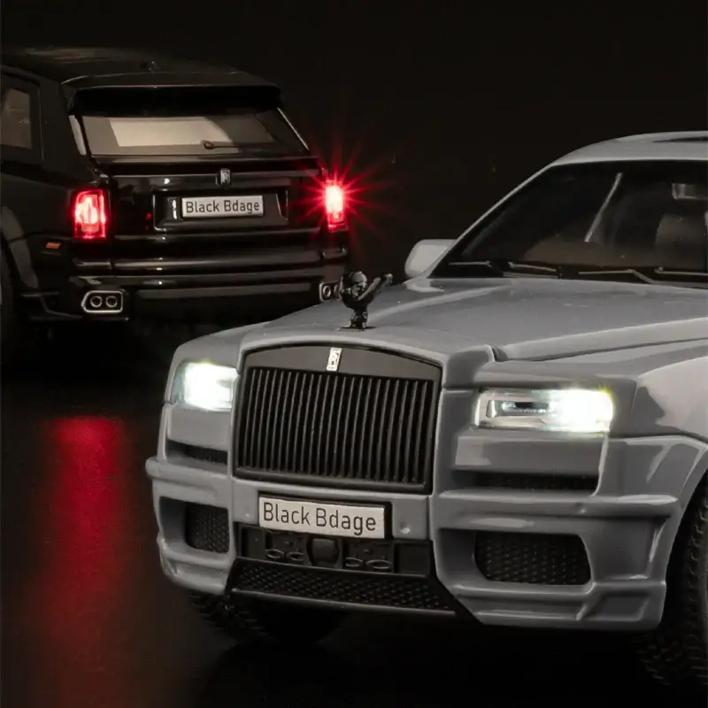 Rolls-Royce Cullinan SUV 1:32 Model Samochodu Metalowy Dźwięk i Światło