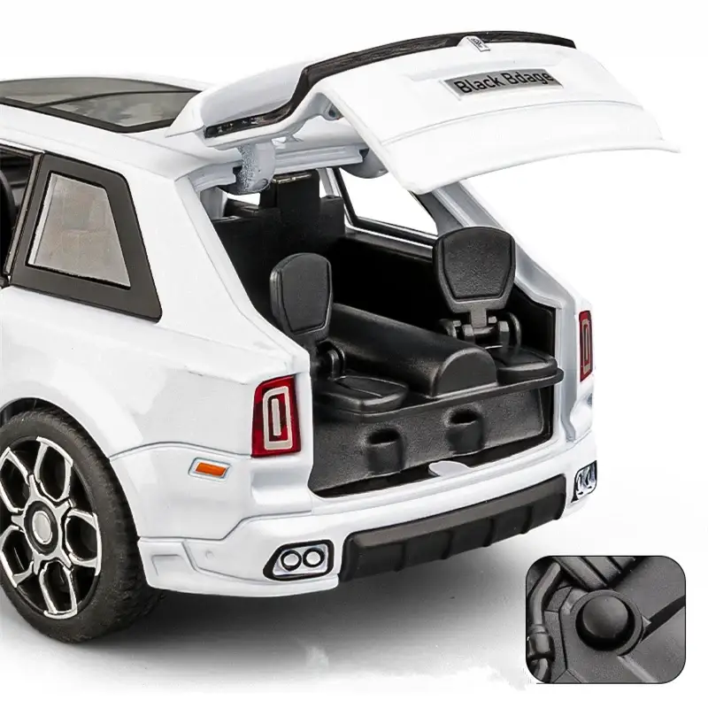 Rolls-Royce Cullinan SUV 1:32 Model Samochodu Metalowy Dźwięk i Światło