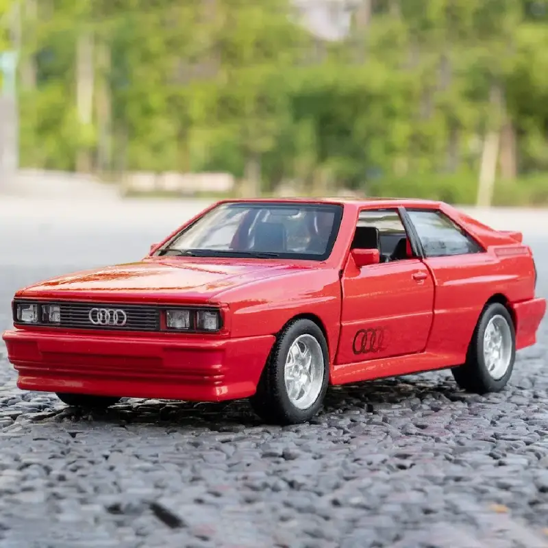 Audi Quattro 1980 1:36 Model Samochodu Metalowy Otwierane Drzwi