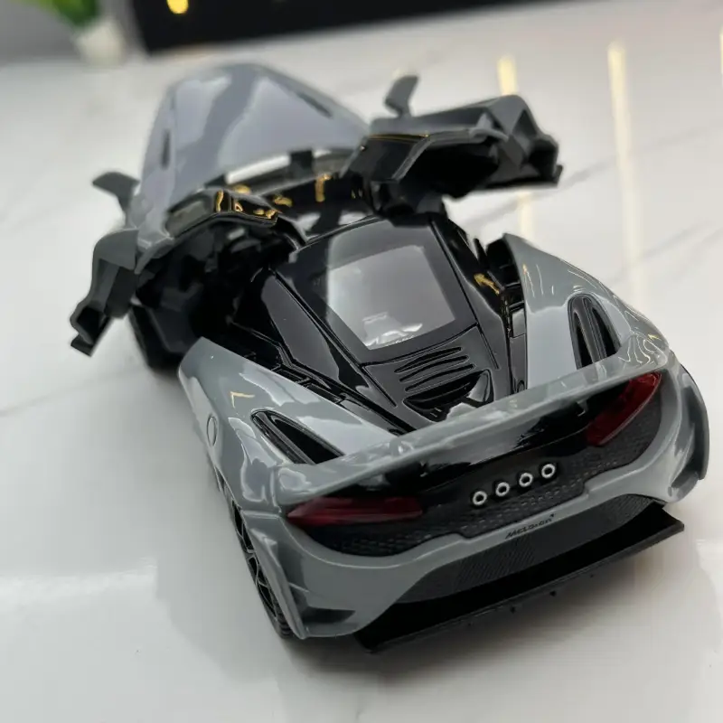 McLaren 765LT 1:32 Model Samochodu Dźwięk i Światło Fast & Furious